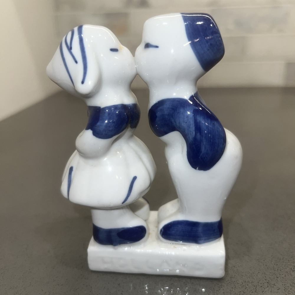 Vintage Delft? Blue Kissing Couple Figurine Holland Hand Painted Ceramic